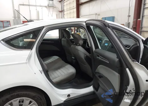 2014 Ford Fusion S из США, поврежденный, VIN 1FA6P0G70E5374844